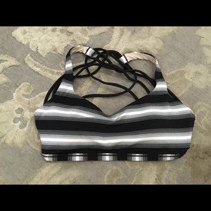 Lululemon Free to Be bra EUC